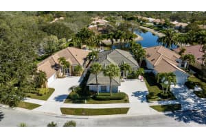 207 S Hampton Drive Jupiter, FL 33458 Sold 02/21/23