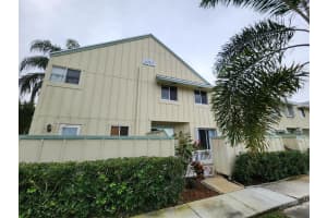 6263 Riverwalk Lane 2 Jupiter, FL 33458 Sold 05/08/23