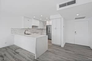 555 SE 6th Ave, Delray Beach, FL 33483, Sold 03/15/23