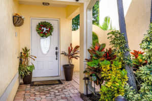 4008  Eastridge Circle Deerfield Beach, FL 33064 Sold 04/13/23