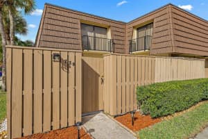 729 7th Court Palm Beach Gardens, FL 33410 Sold 03/16/23