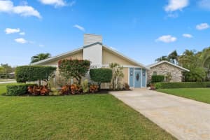 1052 Ne Country Way Jensen Beach, FL 34957 Sold 05/12/23