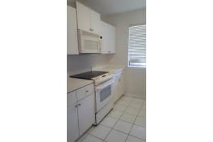 400 Nottingham Circle B Green Acres, FL 33463 Sold 05/16/23