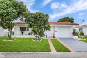 8506 Nw 57th Place Tamarac, FL 33321 Sold 03/17/23