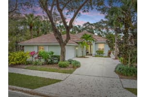 100 S Hampton Drive Jupiter, FL 33458 Sold 04/19/23