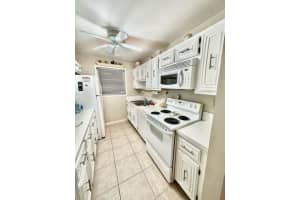 272 High Point Court B Delray Beach, FL 33445 Sold 04/12/23