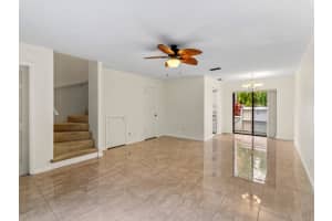 1055 6th Avenue A5 Vero Beach, FL 32960 Sold 02/27/23