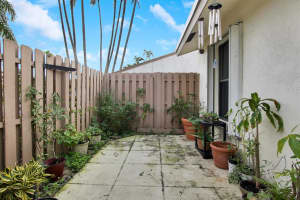 1971 Monks Court, West Palm Beach, Fl 33415 West Palm Beach, FL 33415 Sold 03/30/23