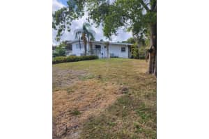 2407  Sugarloaf Lane Fort Lauderdale, FL 33312 Sold 04/27/23