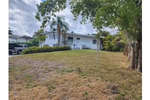 2407  Sugarloaf Lane Fort Lauderdale, FL 33312 Sold 04/27/23