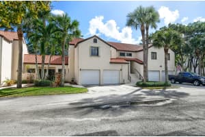 17 Via De Casas Sur 203 Boynton Beach, FL 33426 Sold 03/31/23