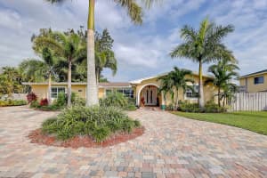1023 Nw Spruce Ridge Drive Stuart, FL 34994 Sold 03/02/23