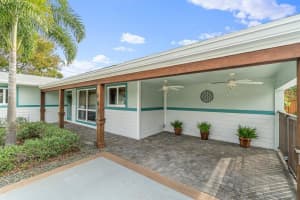 702 Sw 27th Terrace Boynton Beach, FL 33435 Sold 04/03/23