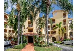 300 Uno Lago Drive 104, Juno Beach, FL 33408 Sold 05/02/24