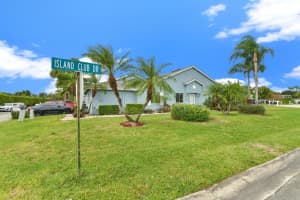 3867 Island Club Circle W Lake Worth, FL 33462 Sold 03/14/23