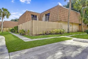 557 Green Springs Place West Palm Beach, FL 33409 Sold 03/31/23