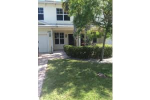 2705 Creekside Drive Fort Pierce, FL 34981 Sold 03/20/23