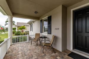 7209  Bungalow Vero Beach, FL 32966 Sold 04/21/23