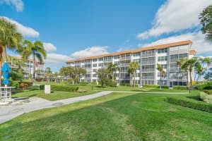 900 Dogwood Dr APT 136, Delray Beach, FL 33483, Sold 03/08/23