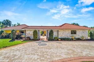 322 SE St Lucie Blvd, Stuart, FL 34996, Sold 04/03/23