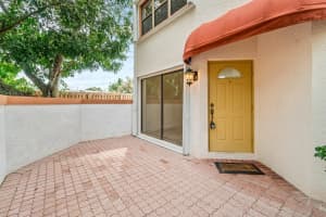 51 Uno Lago Dr, Juno Beach, FL 33408, Sold 03/28/23