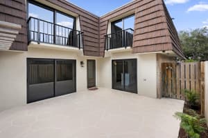 305 3rd Ln, Palm Beach Gardens, FL 33418, Sold 05/16/23