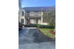 5400 Cedar Lake Dr APT 201, Boynton Beach, FL 33437, Sold 04/05/23