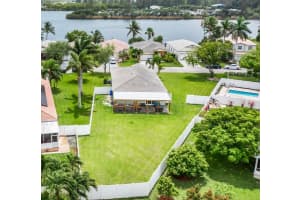 4577 SW 14th St, Deerfield Beach, FL 33442, Sold 04/17/23