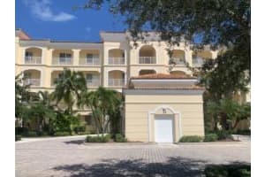 12 Harbour Isle Dr W, Fort Pierce, FL 34949, Sold 04/17/23