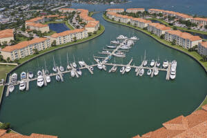 12 Harbour Isle Dr W, Fort Pierce, FL 34949, Sold 04/17/23