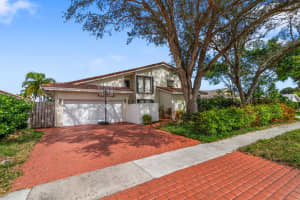 6601 Hollandaire Dr W, Boca Raton, FL 33433, Sold 04/17/23