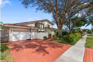 6601 Hollandaire Dr W, Boca Raton, FL 33433, Sold 04/17/23