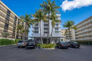 4200 S Ocean Blvd APT 303, South Palm Beach, FL 33480, Sold 05/05/23