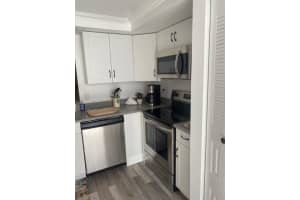 14 Willowbrook Ln, Delray Beach, FL 33446, Sold 04/28/23