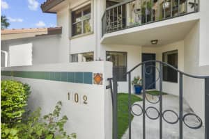 6031 SE Martinique Dr Apt 102, Stuart, FL 34997, Sold 10/18/23