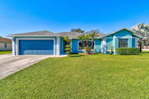 303 Rosewood Dr, Fort Pierce, FL 34947, Sold 05/15/23