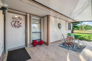 46 Farnworth Dr, Boynton Beach, FL 33426, Sold 04/10/23