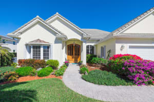 9560 Riverside Dr, Sebastian, FL 32958, Sold 04/27/23