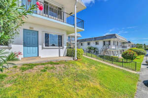 3402 Cynthia Ln APT 111, Lake Worth, FL 33461, Sold 10/13/23