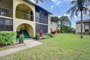 304 Pine Ridge Cir b 2, Greenacres, FL 33463, Sold 07/12/23