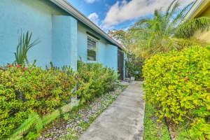 9075 Pine Springs Dr, Boca Raton, FL 33428, Sold 05/26/23