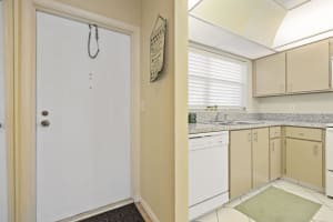 2000 Federal Hwy APT 101, Boynton Beach, FL 33435, Sold 05/12/23