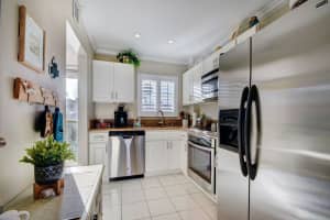 646 Snug Harbor Dr, Boynton Beach, FL 33435, Sold 05/17/23