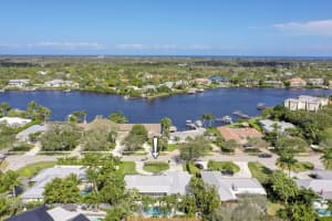 225 Country Club Dr, Jupiter, FL 33469, Sold 03/24/23