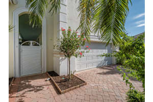 1346 Riverside Lane, Vero Beach, FL 32963 Sold 12/29/23