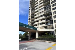 5600 N Flagler Dr APT 1503, West Palm Beach, FL 33407, Sold 01/09/24