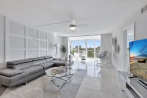 930 Dogwood Dr APT 457, Delray Beach, FL 33483, Sold 06/28/23