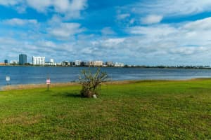 738 Executive Center Dr APT 14, West Palm Beach, FL 33401, Sold 05/05/23