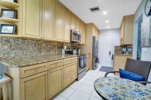 186 Ramblewood Cir #59, Royal Palm Beach, FL 33411, Sold 05/11/23