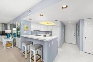 370 NE Edgewater Dr APT 404, Stuart, FL 34996, Sold 07/31/23